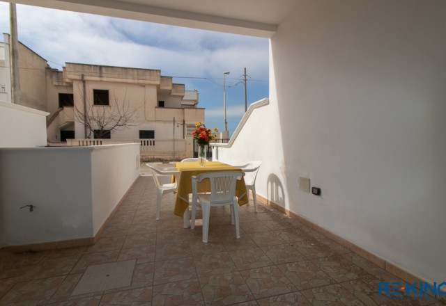 Independent furnished newly built ground floor tower piles at 250 mt from the Sea